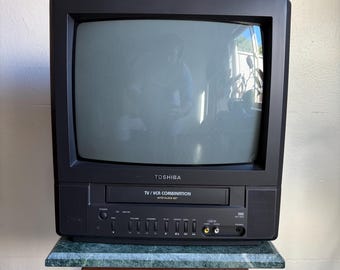 Toshiba mv13m3 13" crt tv VCR Combo with Remote | Retro Gaming TV | VHS Player | Vintage Tube Television