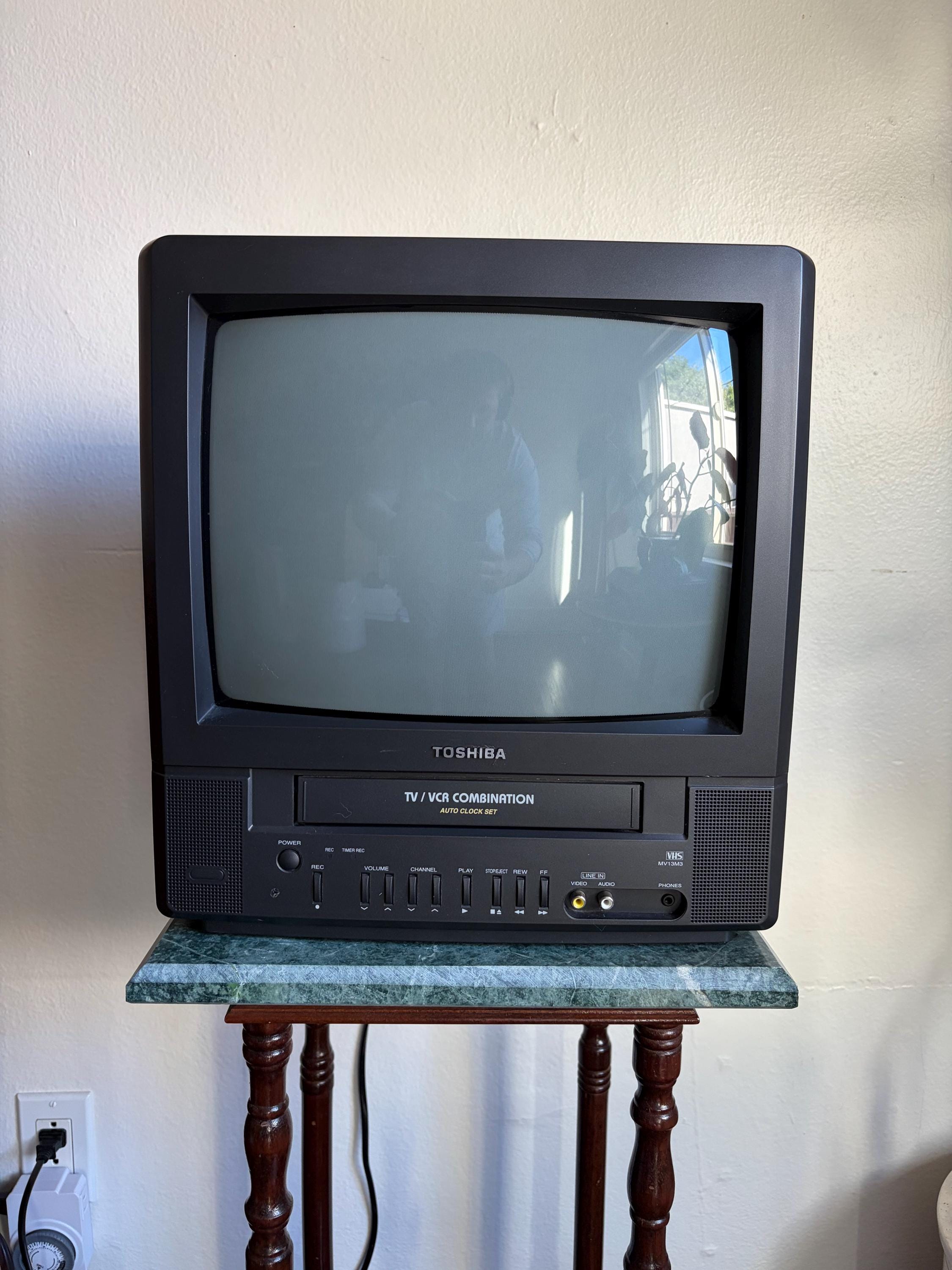 Toshiba Mv13m3 13