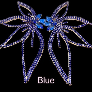 Luxury Crystal Rhinestones Flower Shape Designed Statement Stud Earrings image 6