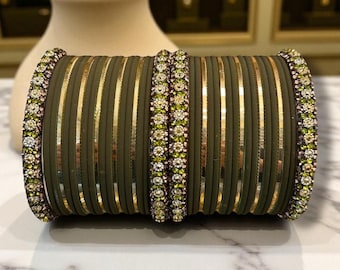 Yienate Boho Oro Braccialetti Braccialetti Set Indiano Bollywood Multi Bangles Stratificazione Impilamento Strutturato Strass Bracciali Etnici Matrimonio Outfit Bracciali Gioielli Per Donne (21pcs