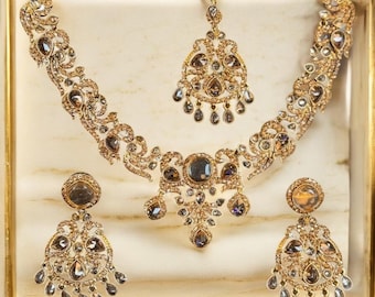 Gold Meher Necklace Set Party-Ready Indian Earrings Tikka Jewellery Set Bollywood Jewelry Pakistani Jewellery