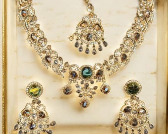 Set di collana Meher Olive, orecchini indiani pronti per le feste, set di gioielli Tikka, gioielli di Bollywood, gioielli pakistani