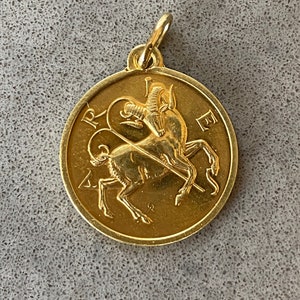 Vintage 70&#39;s 18K Solid Aries Pendant by Gilroy Roberts from Franklin Mint
