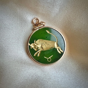 Vintage 14K Gold Hand-Carved Green Jade Taurus Zodiac Pendant Charm**meaningful  gift++