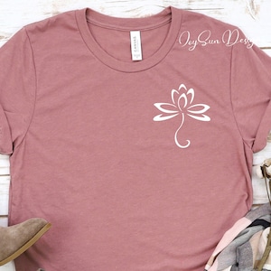 Minimalistisches Lotus Shirt / kleines Lotus T-Shirt, Lotus Tee, minimalistisches T-Shirt, Geschenk für Mama, Blumen T-Shirt, Blumen Silhouette T-Shirt, Mandala Shirt