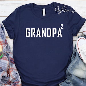 Opa 2 T-Shirt, neuer Opa Shirt, Babymitteilungsgeschenk, Schwangerschaftsankündigung Shirt, Opa Überraschungsgeschenk, Opa von drei Shirt