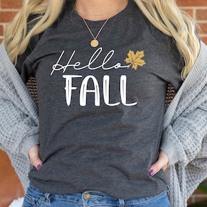 Camicia Ciao Autunno, Maglietta Ciao Autunno, Maglietta Ciao Autunno, Camicia regalo autunnale, Camicia autunnale, Camicia autunnale da donna, Top autunnale, Abito autunnale, Camicie autunnali