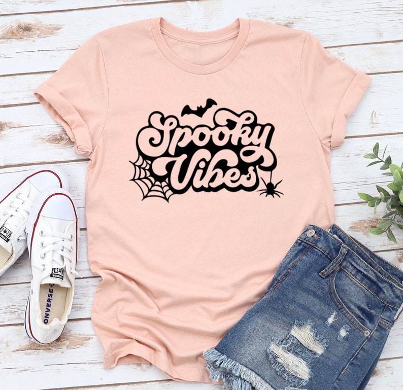 Spooky Vibes, Halloween Shirt, Halloween T-Shirt, Halloween Spooky Vibes, Halloween Party Shirt, Spooky vibes Halloween Shirts, Spooky Shirt bild 2
