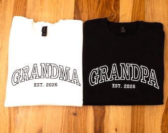 Embroidered Grandma Grandpa est sweatshirt, Personalized dad Sweatshirt, Minimalist parent sweatshirt, Mothers Day Gift for Mom Sweatshirt