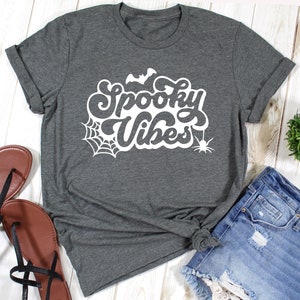 Spooky Vibes, Halloween Shirt, Halloween T-Shirt, Halloween Spooky Vibes, Halloween Party Shirt, Spooky vibes Halloween Shirts, Spooky Shirt bild 4