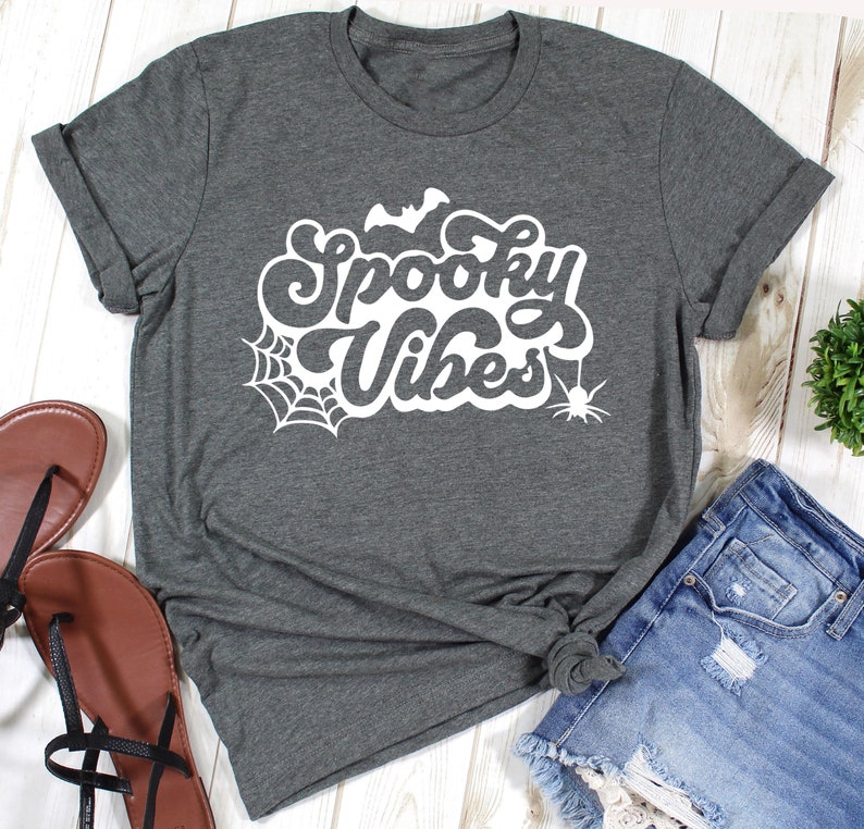 Spooky Vibes, Halloween Shirt, Halloween T-Shirt, Halloween Spooky Vibes, Halloween Party Shirt, Spooky vibes Halloween Shirts, Spooky Shirt bild 4