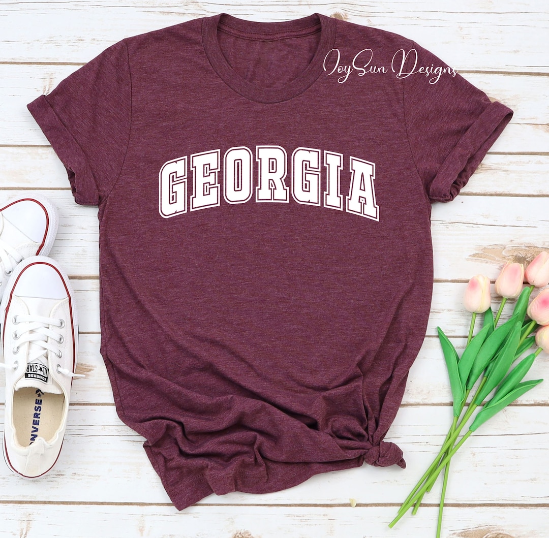 Georgia College Bobcats Retro Distressed T-Shirt – Vintage Style Short Sleeve Tee With GCSU Logo, Officially Licensed