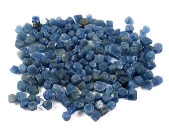 Ruwe Ceylon blauwe saffierkristal: Natuurlijke, onverhitte edelsteen