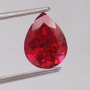 AAA Flawless Pigeon Red  Ruby Loose Pear Cut Gemstone Excellent Quality Ruby Ring And Fine Jewelry Making Gemstone 10x7 mm
