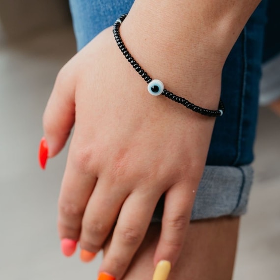 Buy/Send Silver Nazariya Kadli Red N Black Beads Bracelet Online- FNP