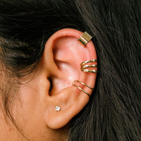 Amazon.com: Allereyae Vintage Pearl Ear Cuff Earrings Double Line Fake Helix  Earrings Pearl Hoop Cuff earrings C Shape Pearl Cartilage Earrings Non  Pierced Earring Jewelry for Women and Girls : Clothing, Shoes