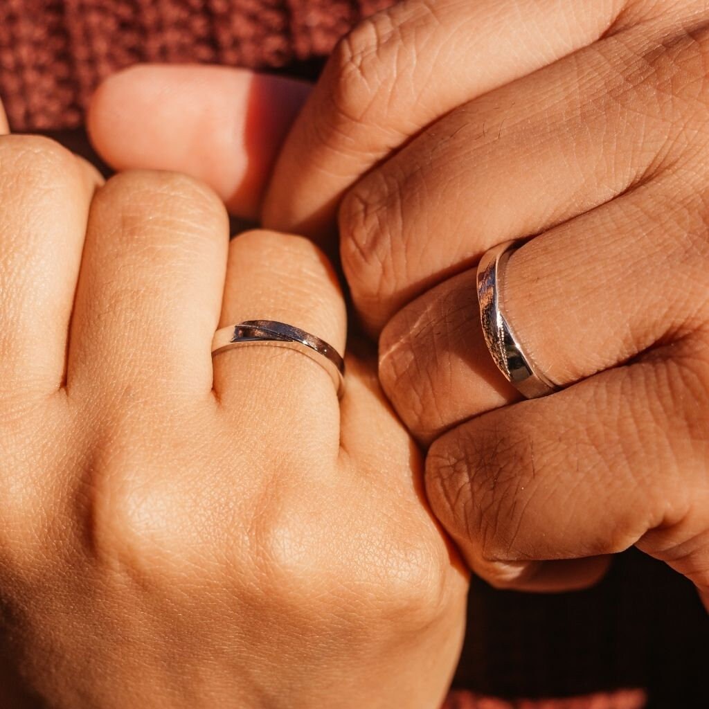 Adjustable infinity ring clearance