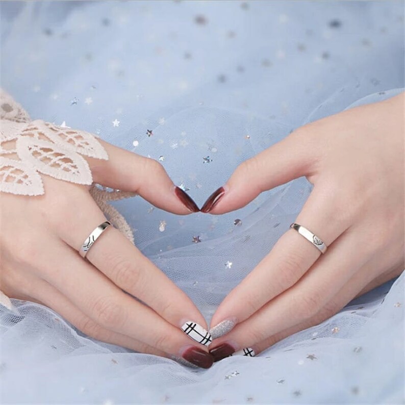 Wedding Anniversary Ring Slim Silver his and hers hand promise rings Silver Couple Promise Band Ring set Holding Hands couple Ring