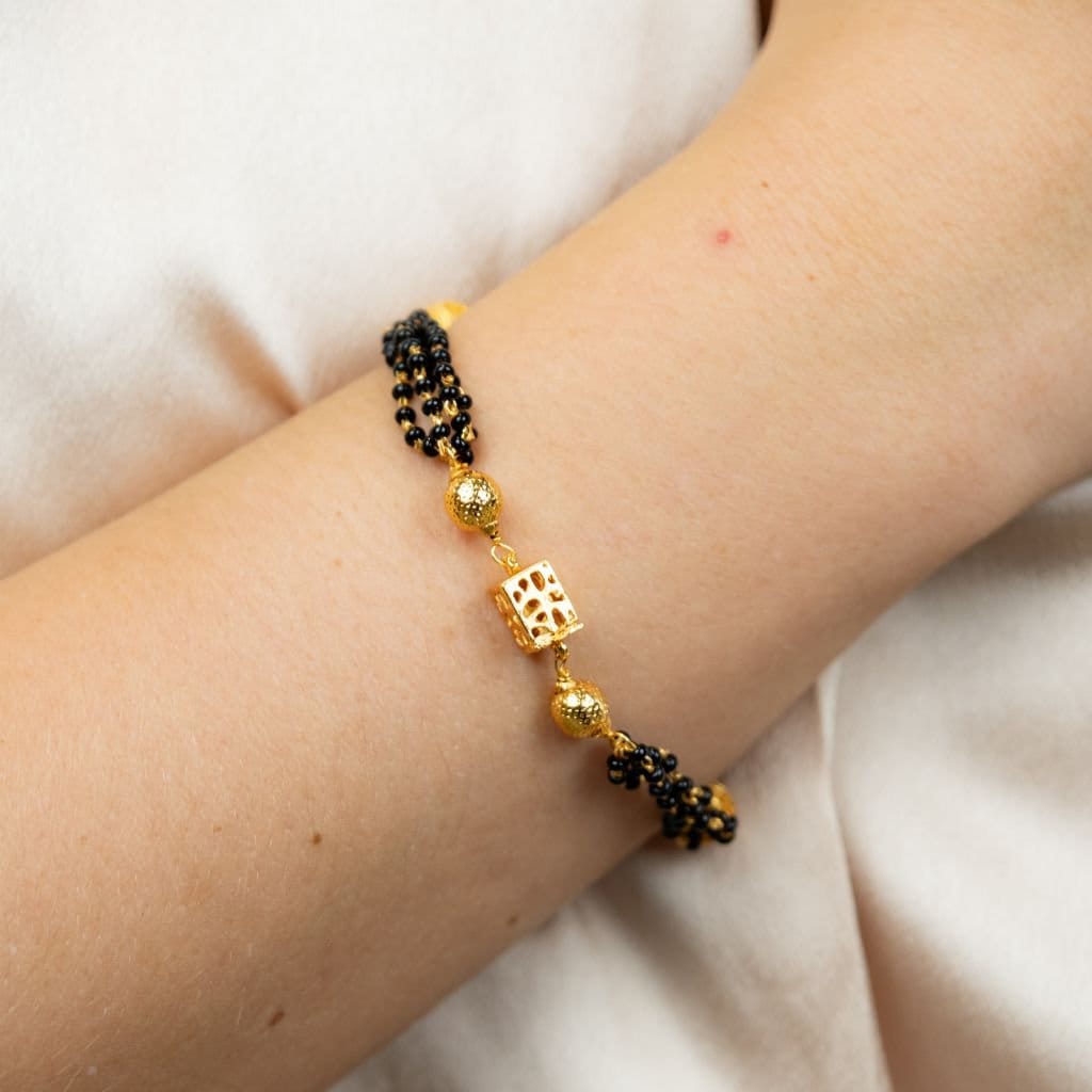 Nazariya bracelet in gold for ladies deals