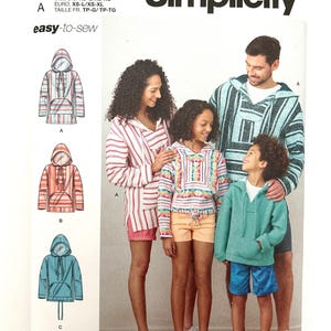 Puede incluir: Patrón de costura Simplicity S9759 para sudaderas con capucha. El patrón incluye ilustraciones de las prendas terminadas y una familia que usa las sudaderas. El patrón está diseñado e impreso en los EE. UU.