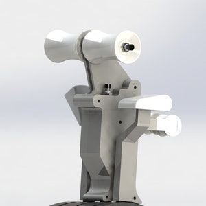 Op de afbeelding: Een zilverkleurige metalen bootgashendel met twee witte kunststof handvatten. De gashendel heeft een hendel en een knop.