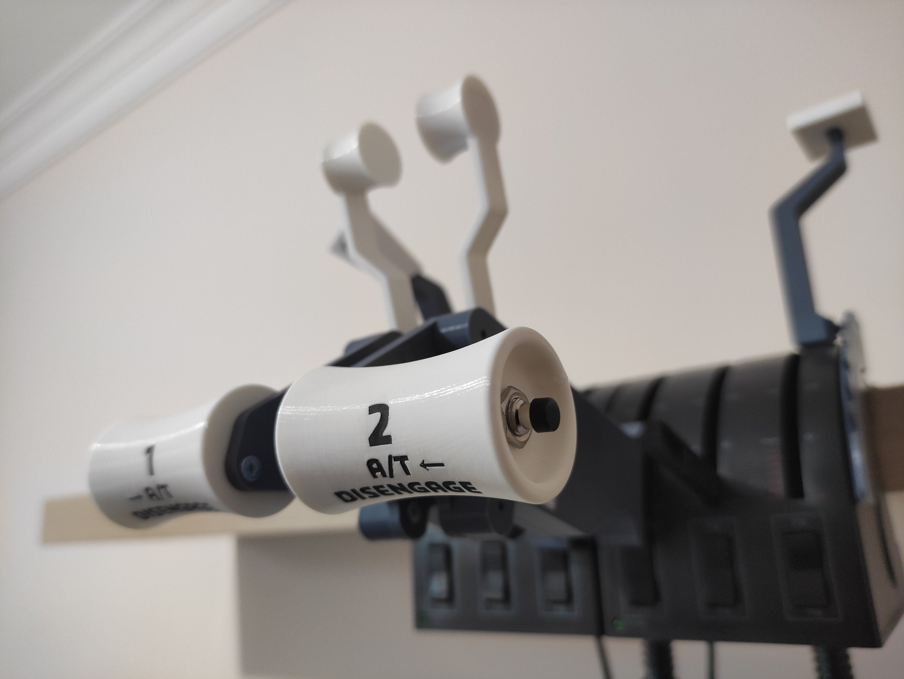 ボーイング 737 スロットル/スラストレバー（Saitek/Logitech