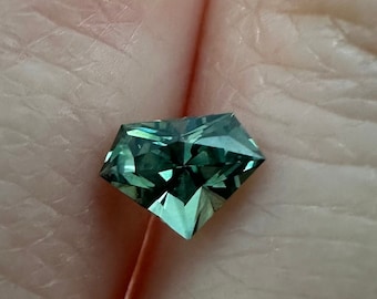 0.41 Carat Heated Green Montana Sapphire 5.5x4mm Calf Head Cut, Precision Faceted Loose Natural Sapphire