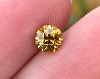 5.1mm Orange Montana Sapphire 0.73 Carat Precision Round Cut, Heat Only Sapphire, Faceted Unmounted Loose Natural Sapphire
