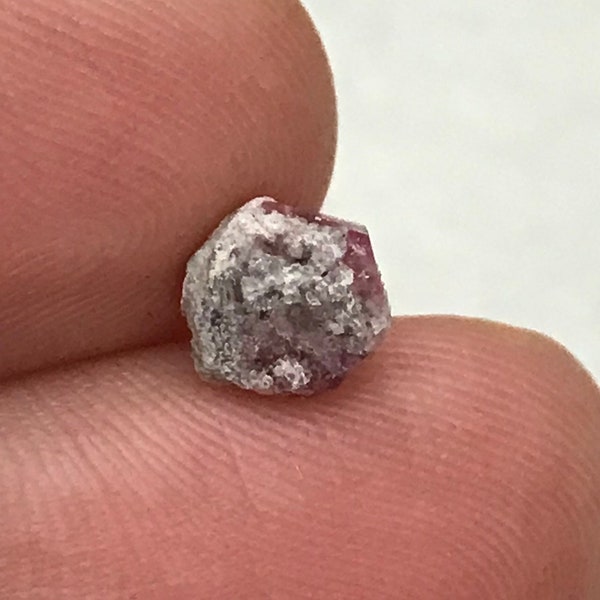 6mm Tabular Red Beryl Salt and Pepper Specimen Crystal from Thomas Range, Utah, 0.90 Carat Natural Bixbite, Violet Red, Rare Gem