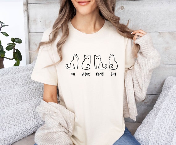 Cute Cat T-shirt, Cat Gifts, Cat Mum Gift, Cat Owner Gifts, Cat Lover T shirt, Funny Cat Tshirt, Cat Gifts, Cat Christmas Gift