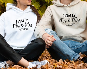 Mr and Mrs Hoodie, Wedding Hoodie, Couples Hoodie, Bride and Groom Top, Newlywed Hoodie, Funny Wedding Jumper, Honeymoon Jumper, Cute Couple