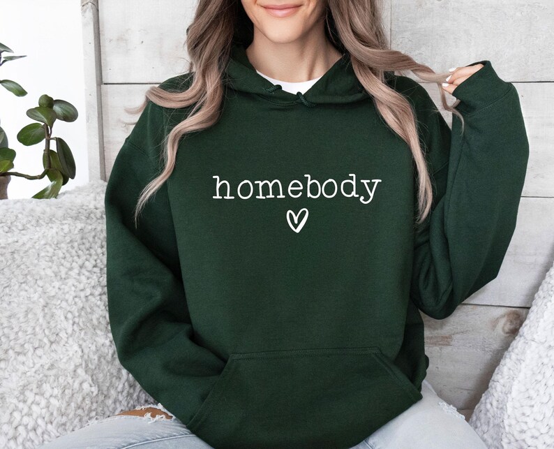 Homebody Hoodie, introvertierter Hoodie, lustiger Angst Hoodie, introvertiertes Geschenk, Homebody Geschenk, unsozialer Hoodie, Hauptliebhaber Hoodie Bild 5