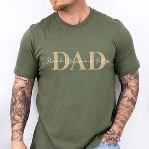Camiseta personalizada para papá con nombres de niños, camiseta del Día del Padre, camiseta personalizada para papá, camiseta del Día del Padre, camiseta para papá primerizo, camiseta de cumpleaños para papá, regalo para papá imagen 4