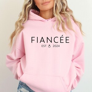 Hoodie verloofde, cadeau voor verloofde, toekomstig mevrouw cadeau, vrouw als cadeau, Valentijnsdag hoodie, valentijnscadeau, hoodie bruid, verloofde trui afbeelding 4