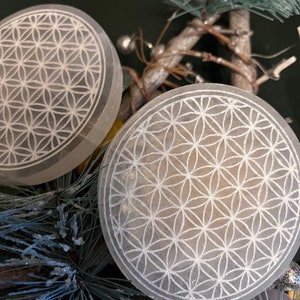 10 cm selenite plate "flower of life" in selenite, witch, minerals, crystals, esotericism, spiritual