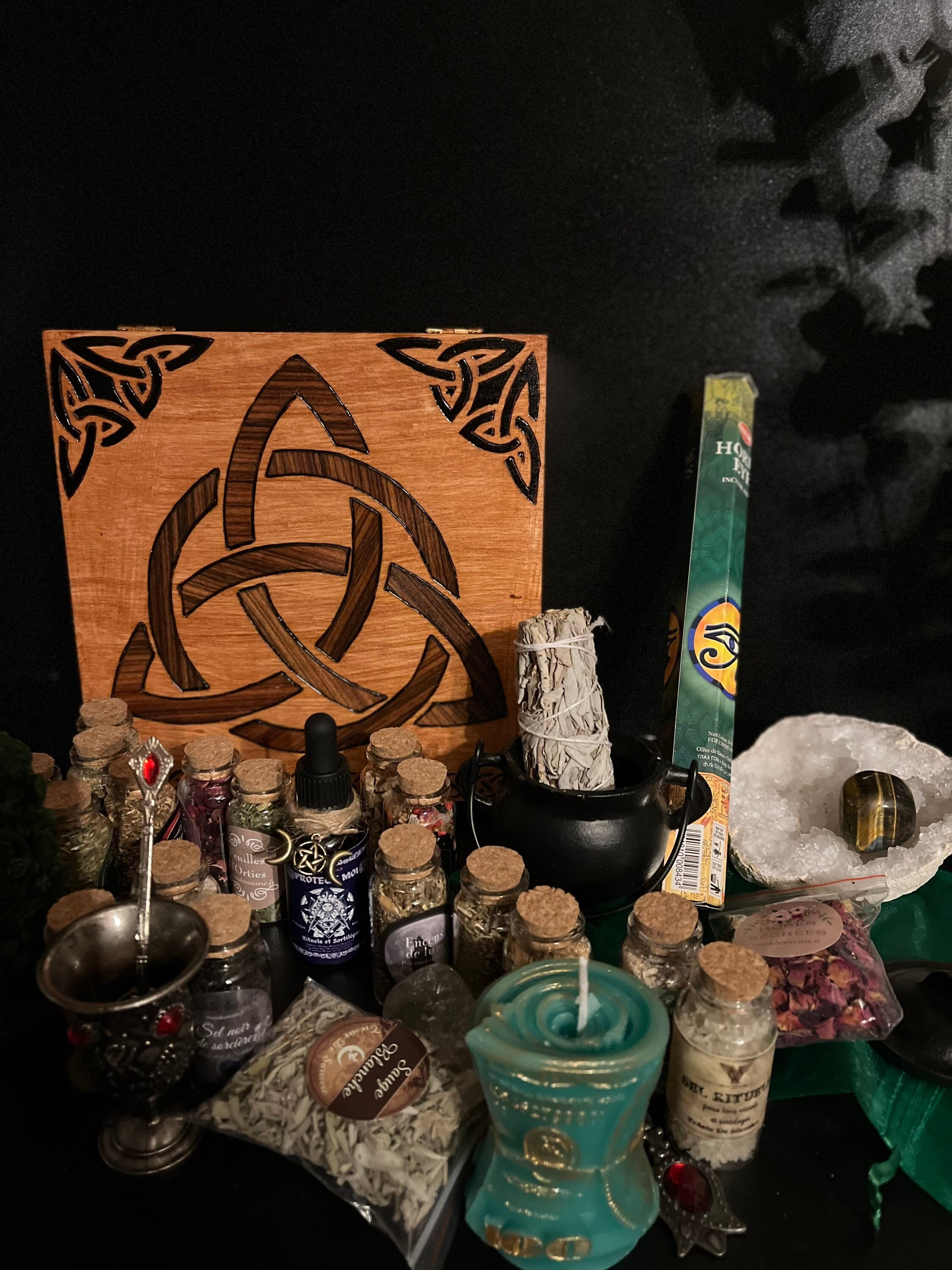 Witch Box Triquetra, Ésotérique, Sorcellerie, Magie, Encens, Bougies, Witchcraft, Sorcière, Witchy,