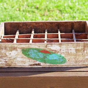 caisse en bois peint avec compartiments code BOX55