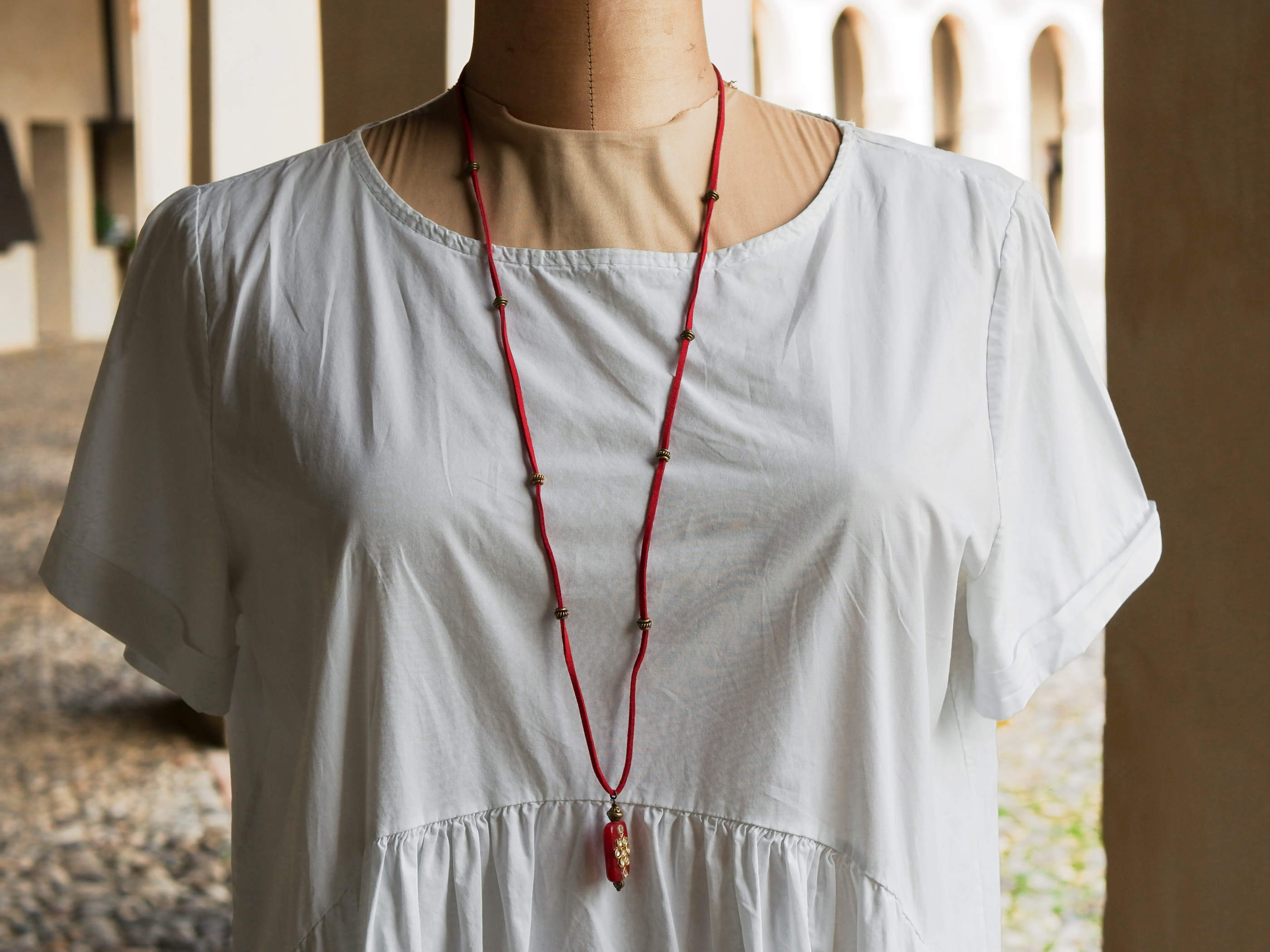 Necklace with pendant in glass paste cod. COLL81