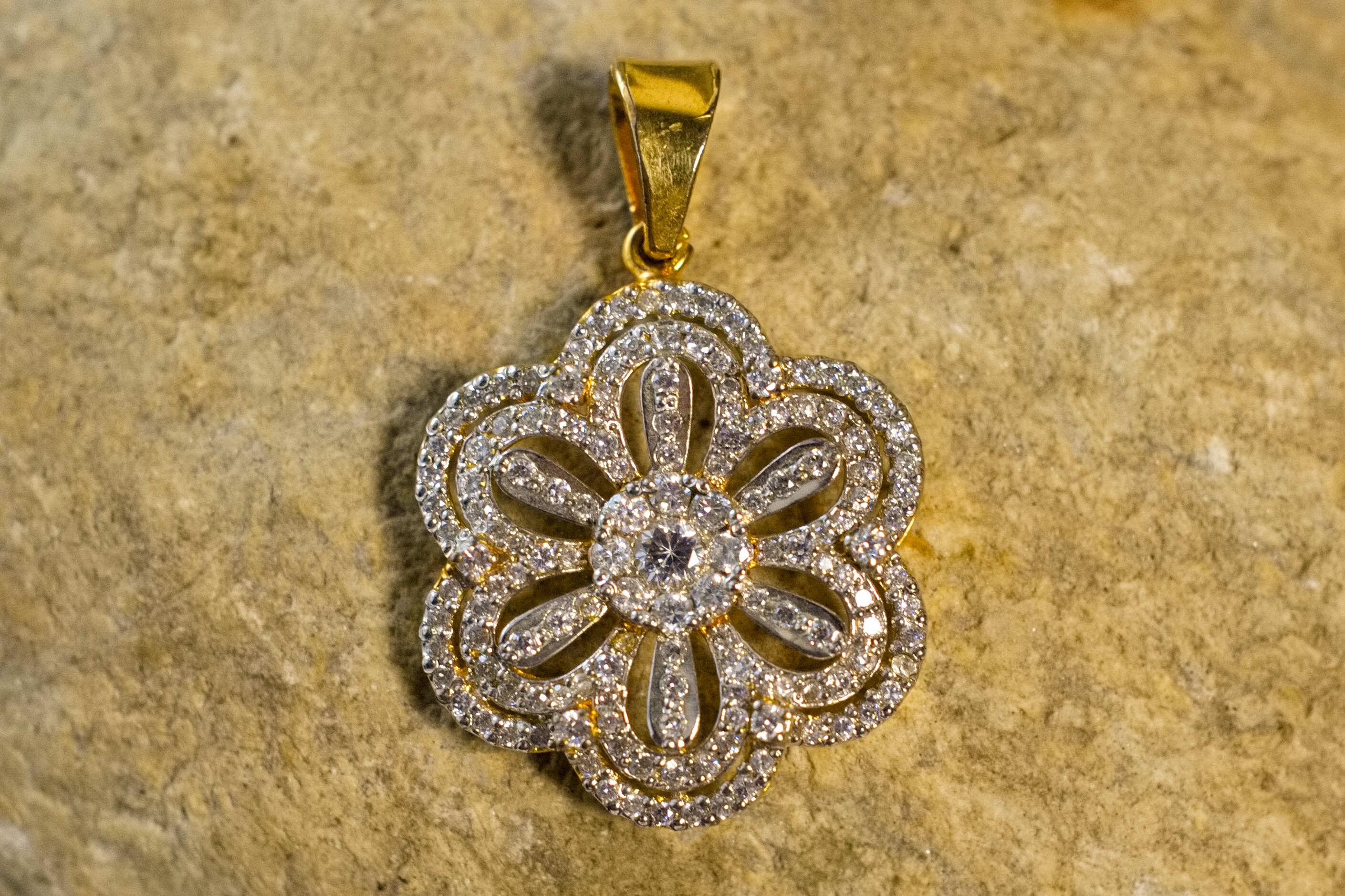 Indian pendant in silver and precious stones