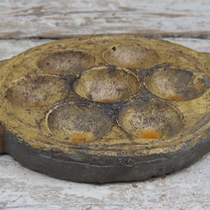 Kuzhipaniyaram soapstone, Unniappakara stone, Paniyaram Unni Appam pad soapstone pancake Indian candle holder cod.OIL1