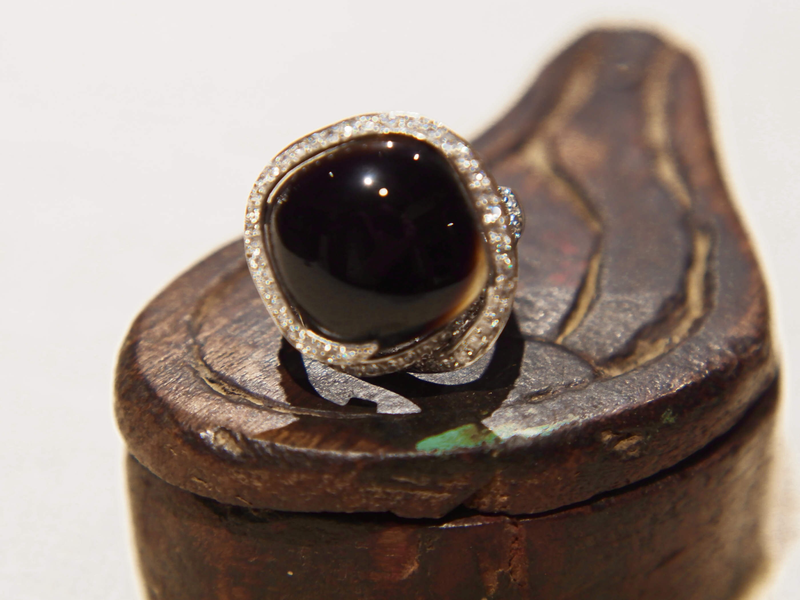 Anello Damiani Eden in oro rosa con ceramica nera e diamanti ricondizionato a 1.250,00