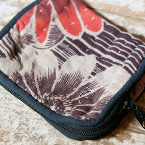 Cartera de algodon estilo kantha, tipica étnica india hecha a mano cod.J7