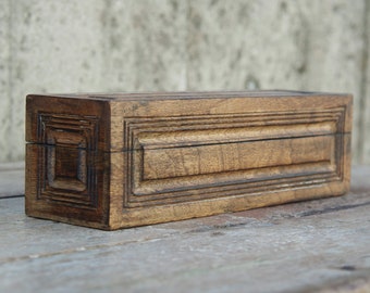 box in legno inciso , artigianato indiano, scatola etnica in legno di teak   cod.BOX102