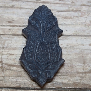 old print block stamp, engraved teak wood mold, print on fabric, ethnic Indian decor code TI212