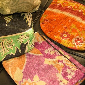 Pochette en coton style Kantha, ethnique typiquement indienne fabriquée à la main