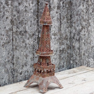 Eiffel Tower in metal code TE1
