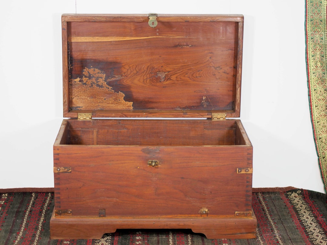 Colonial Indian Trunk Code BCI - Etsy