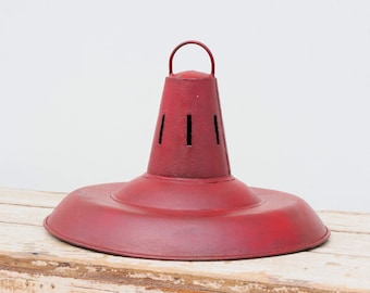 Lampe vintage en métal rouge, design industriel, meuble vintage code LAMP1