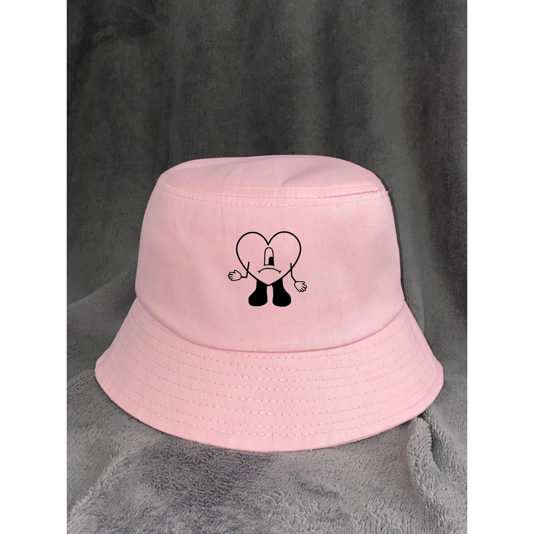 Bad Bunny un Verano Sin Ti Corazón chapeaux seau multicolores, chapeaux élégants, Bad Bunny Shirt Merch, Cadeau d'anniversaire, Concert Fit