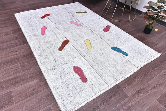 5x7 Vintage Accent Kilim Rug, Wool Jute Material, Gray White Rainbow Color, 5x7 Footprint pattern, 5x7 Kids Room Rug, Home Decor Rug